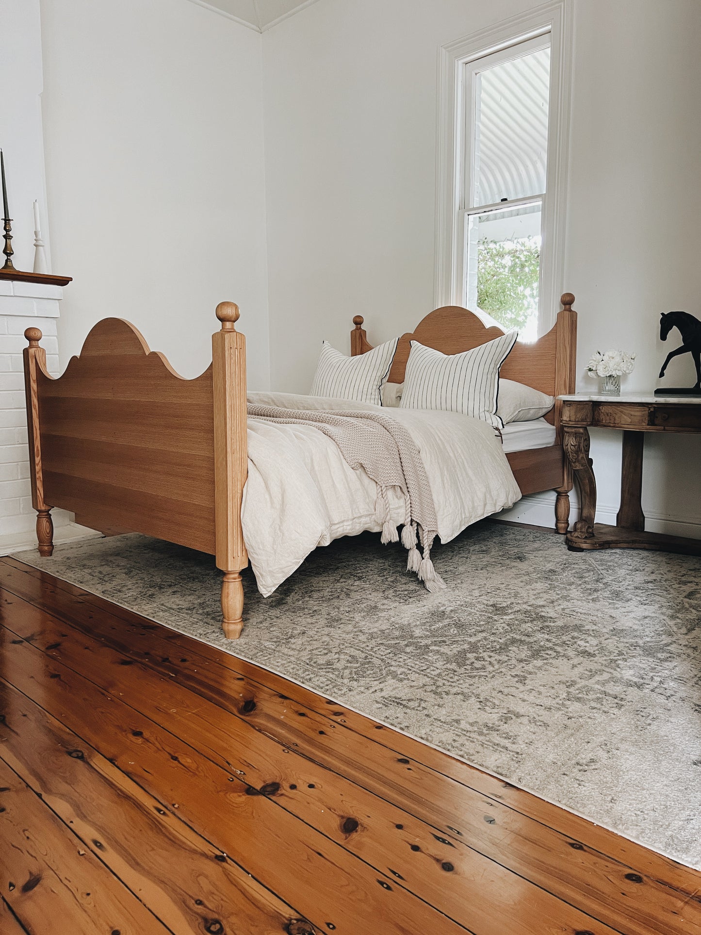 Lola Kids Bed