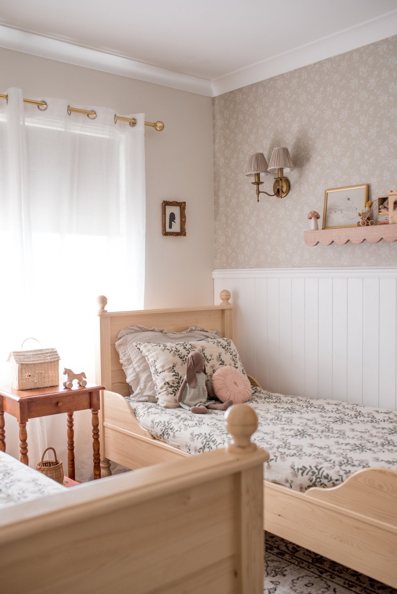 Estelle Vintage Kids Bed - Hide & Seek Kids - Estelle_SNG_White