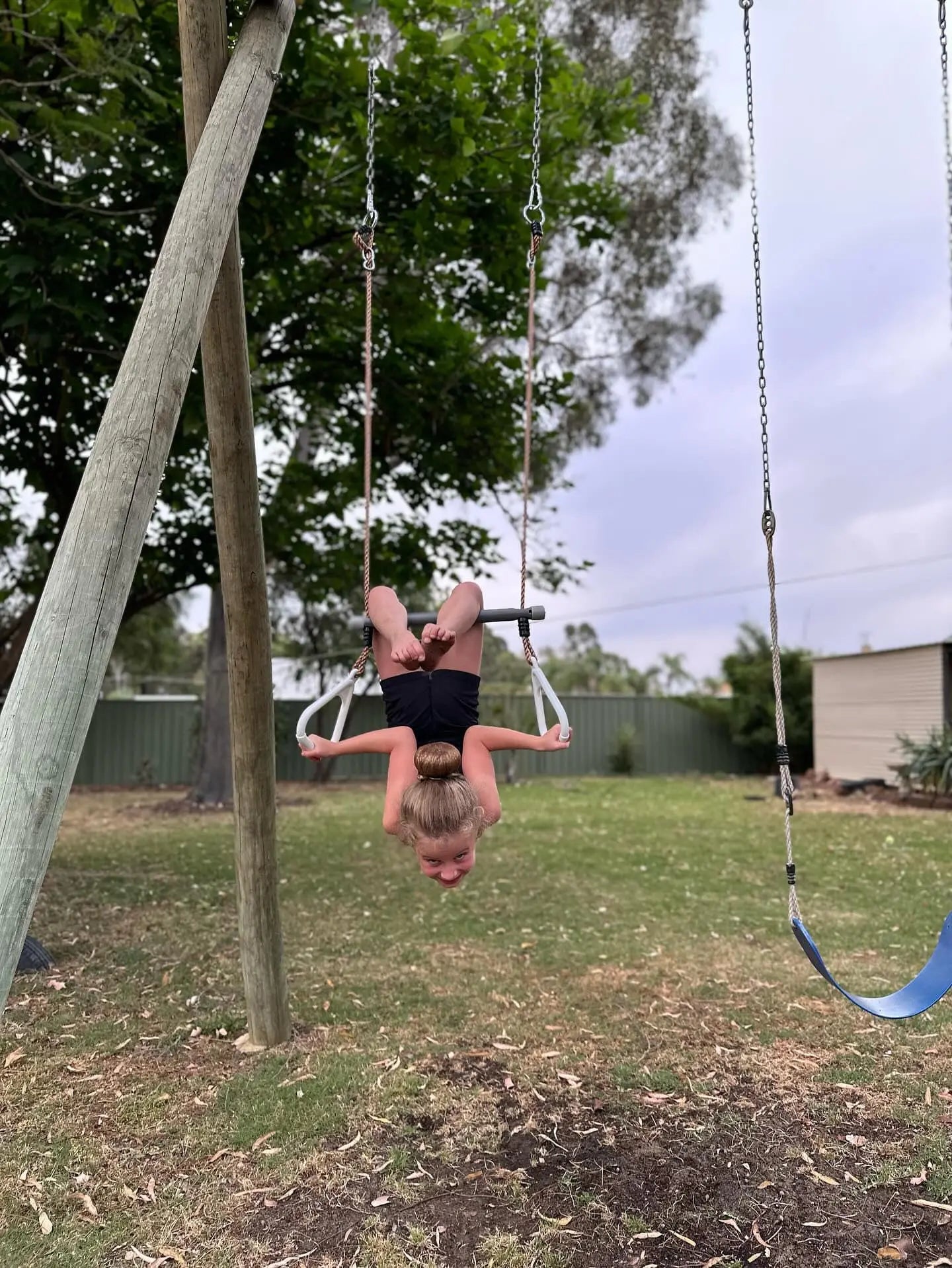 Trapeze Bar - Hide & Seek Kids - Trapeze_bar