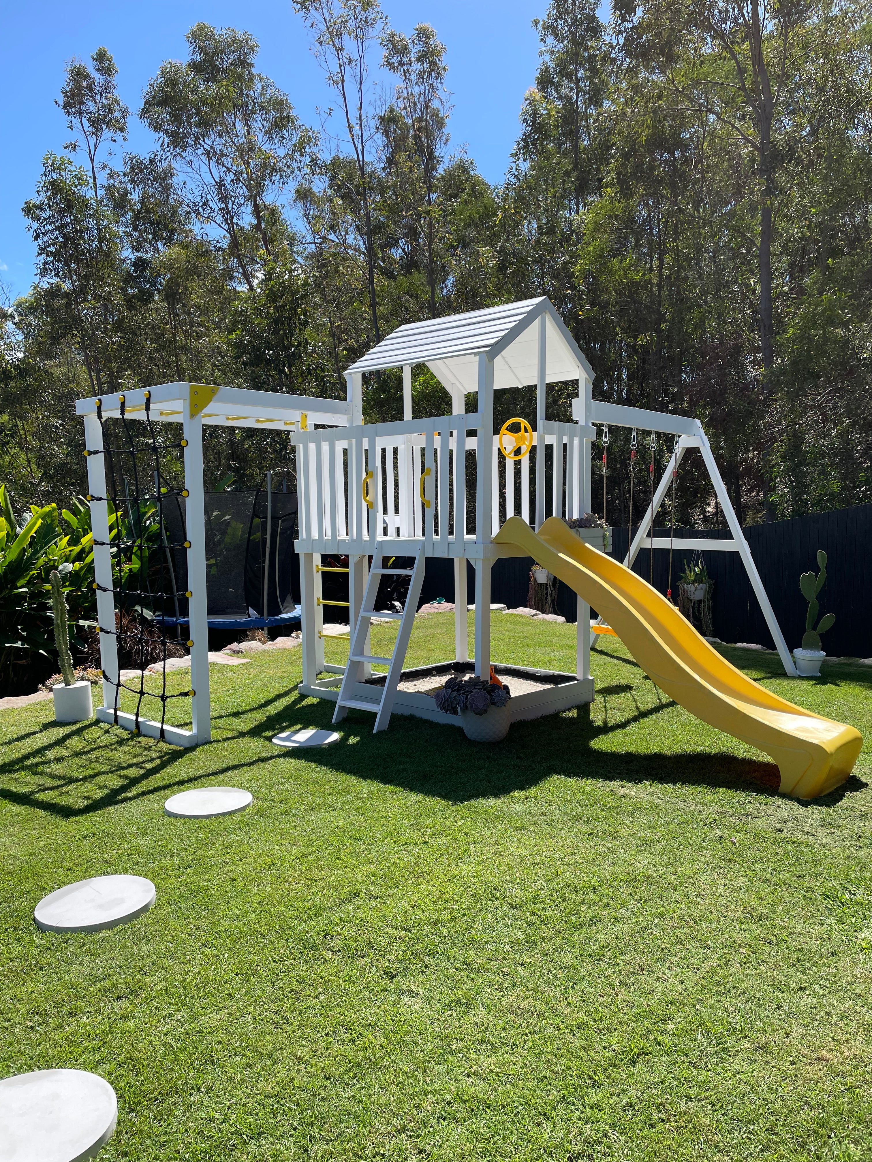 Hide and sale seek swing set