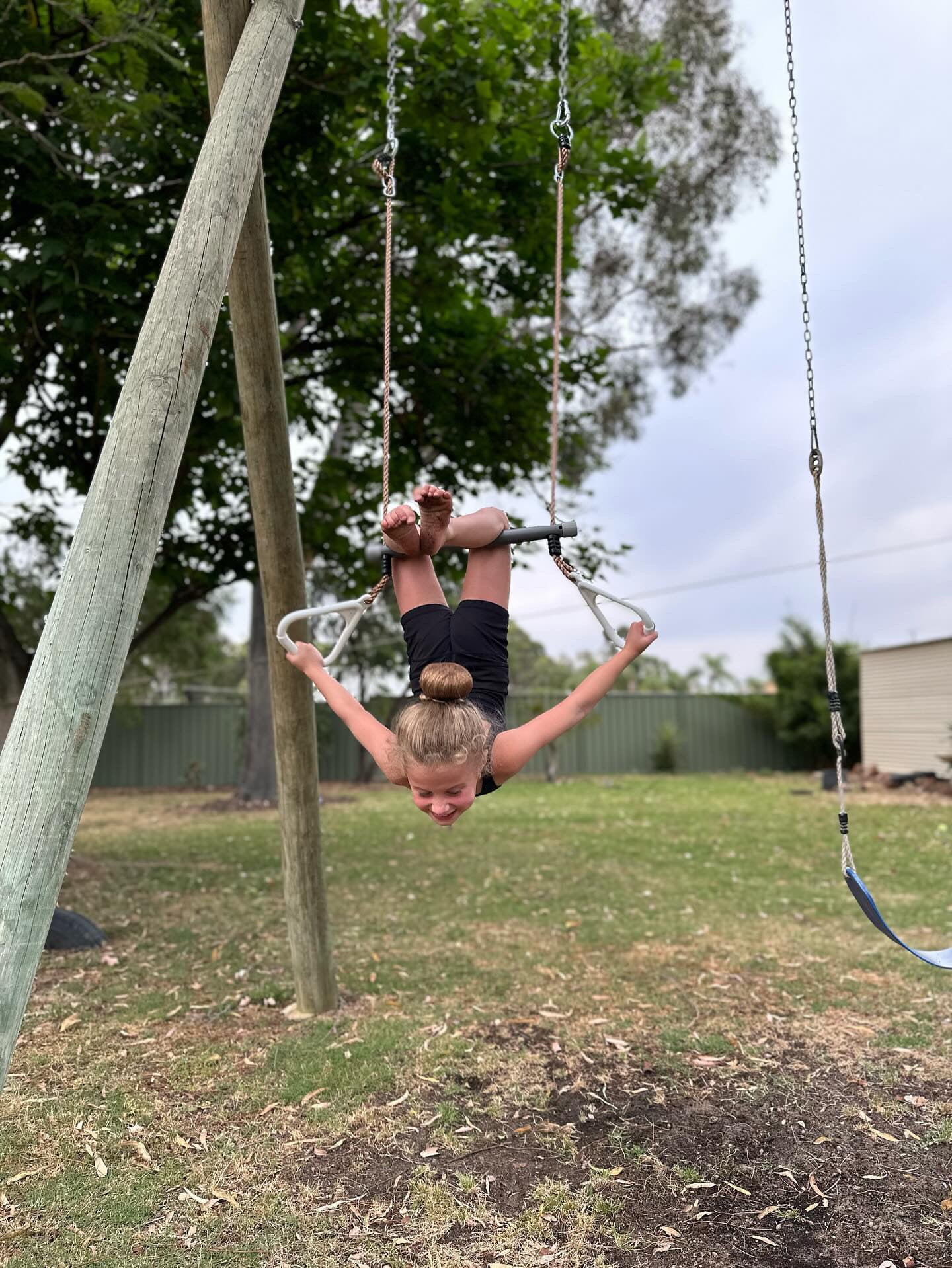 Trapeze Bar - Hide & Seek Kids - Trapeze_bar